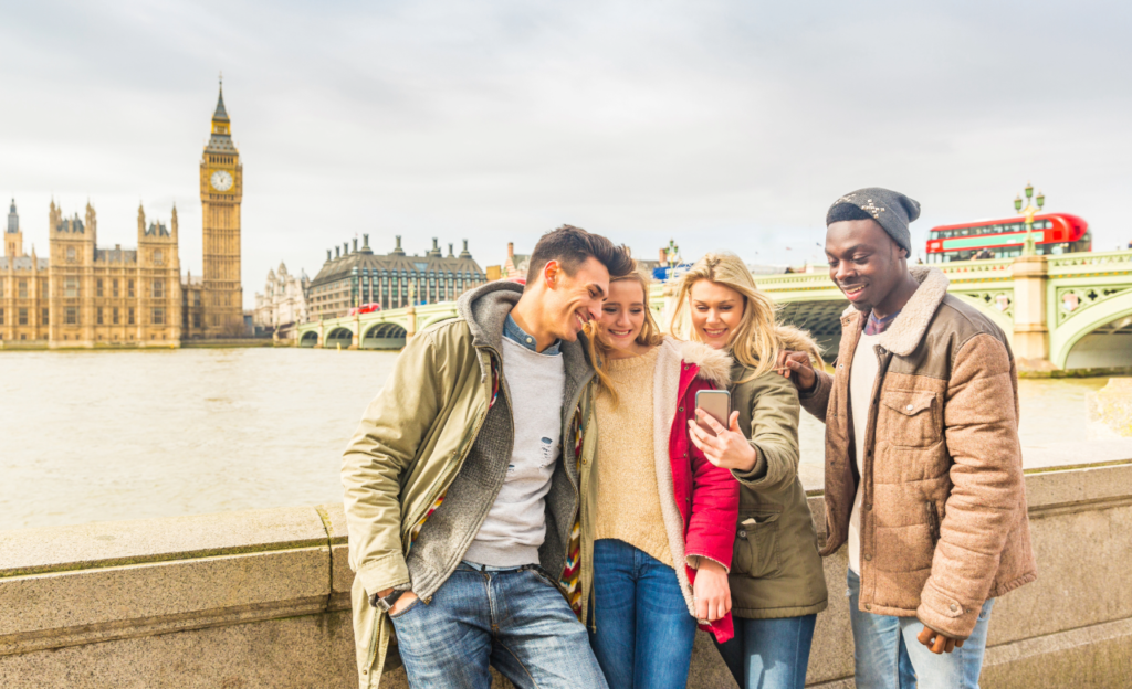 Velká Británie se vrací do programu studentských výměn Erasmus+. Po Brexitu chce obnovit vztahy s EU