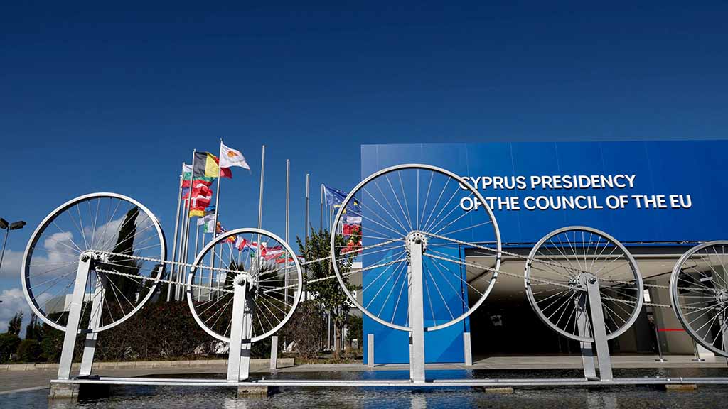 Evropští lídři míří na Kypr. Jednat budou o budoucím rozpočtu EU, situaci na Blízkém východě a jejích dopadech na energetickou bezpečnost Evropy