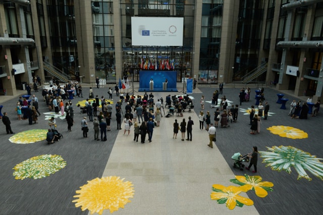 Přečtete si více ze článku Česko předvedlo v Bruselu Květinovou unii, zdobí dějiště summitů EU