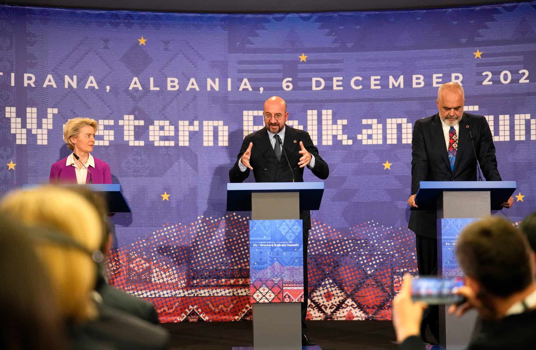Přečtete si více ze článku EU na summitu v Tiraně potvrdila závazek perspektivy členství pro všechny státy západního Balkánu
