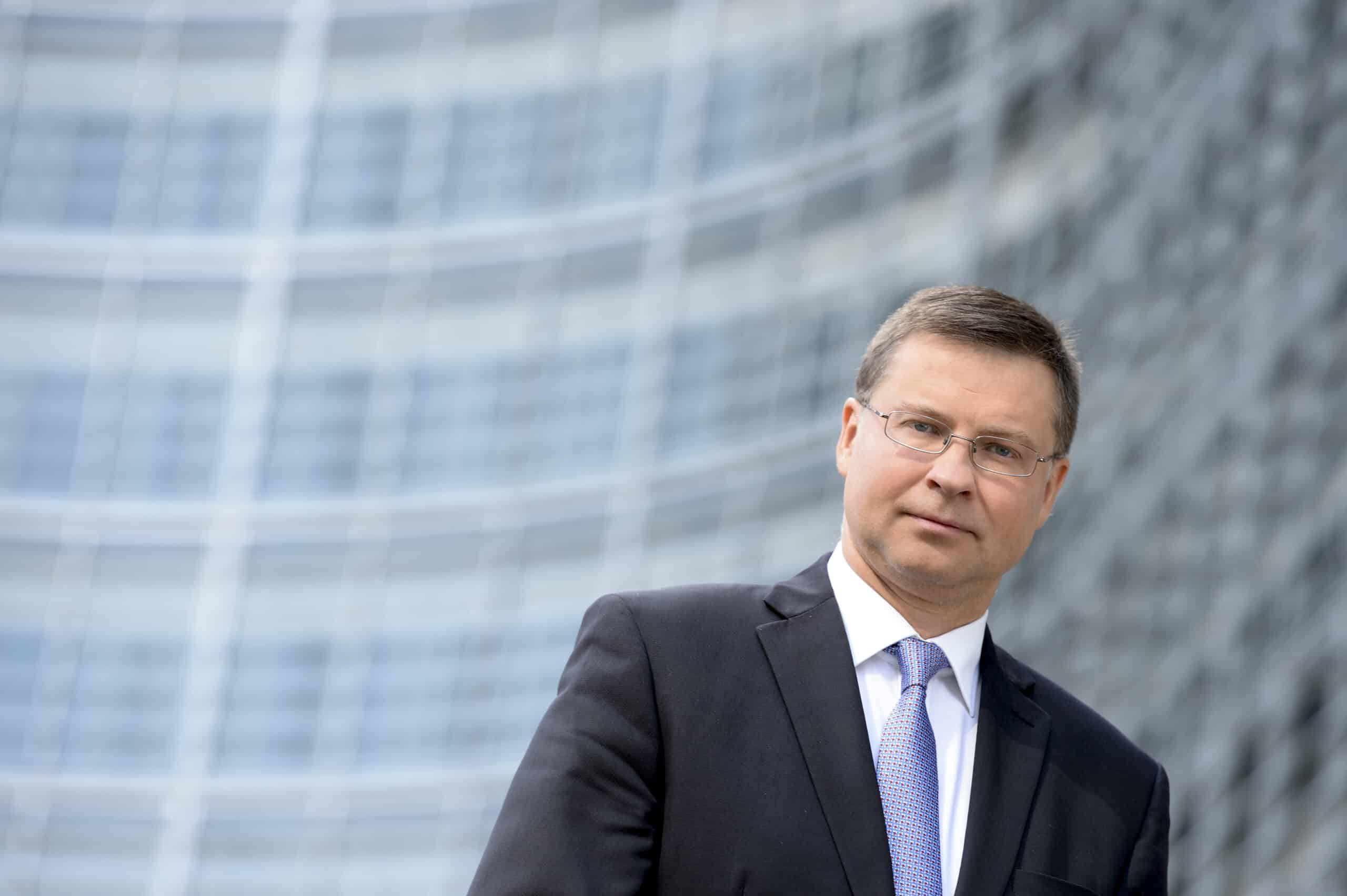 Přečtete si více ze článku Tváře EU: Valdis Dombrovskis, výkonný místopředseda Evropské komise pro Hospodářství ve prospěch lidí
