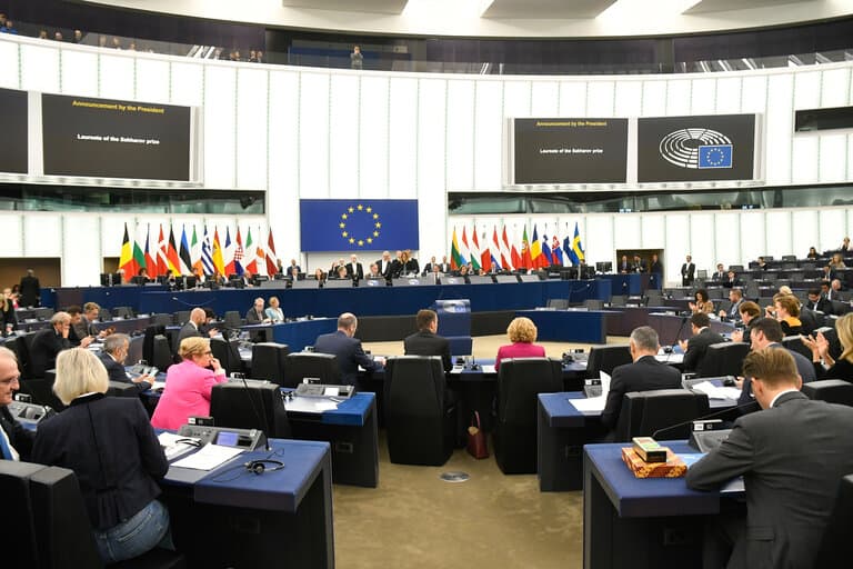 Přečtete si více ze článku Shrnutí 5 hlavních bodů plenárního zasedání Evropského parlamentu