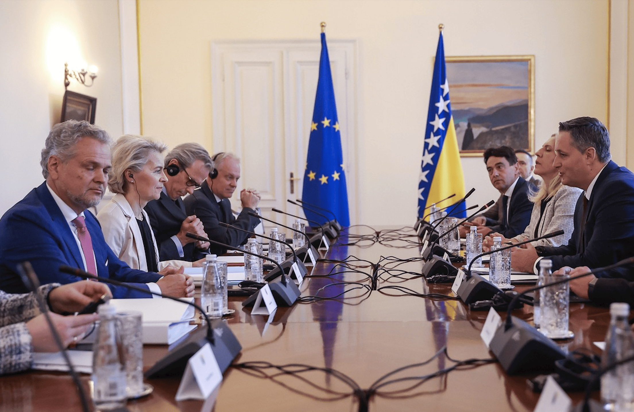 Přečtete si více ze článku Komise doporučila začít jednání o vstupu Ukrajiny, Moldavska a Bosny do EU