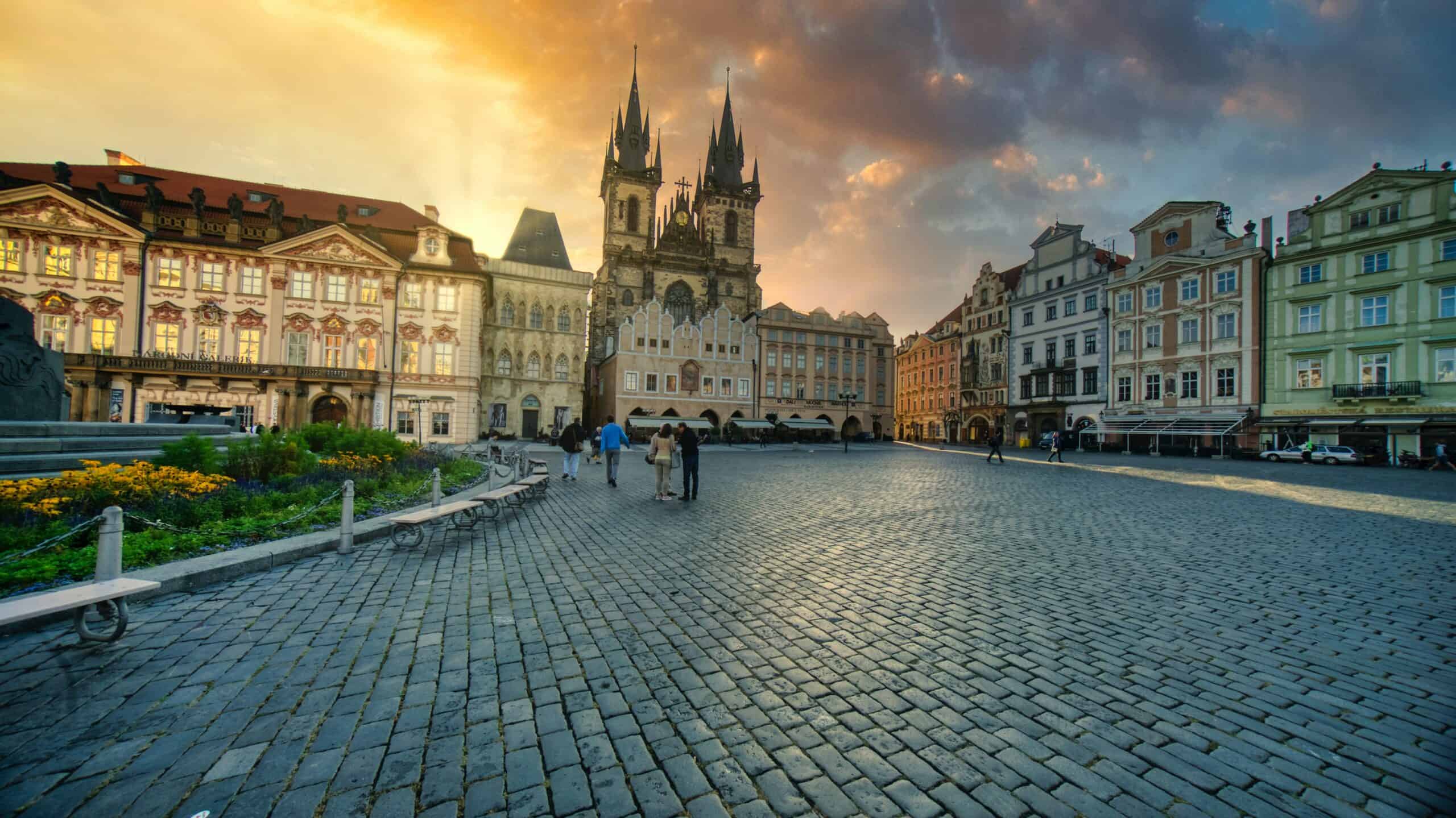Přečtete si více ze článku Zahraničních turistů je v Česku stále méně než před covidem