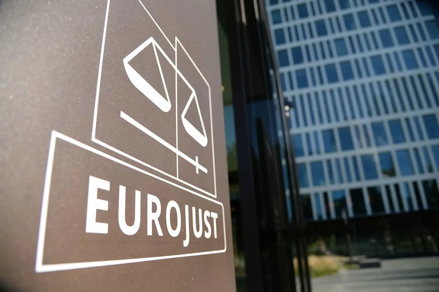 Přečtete si více ze článku Přehled aktuálních pracovních nabídek: Eurojust, EUSPA, ENISA