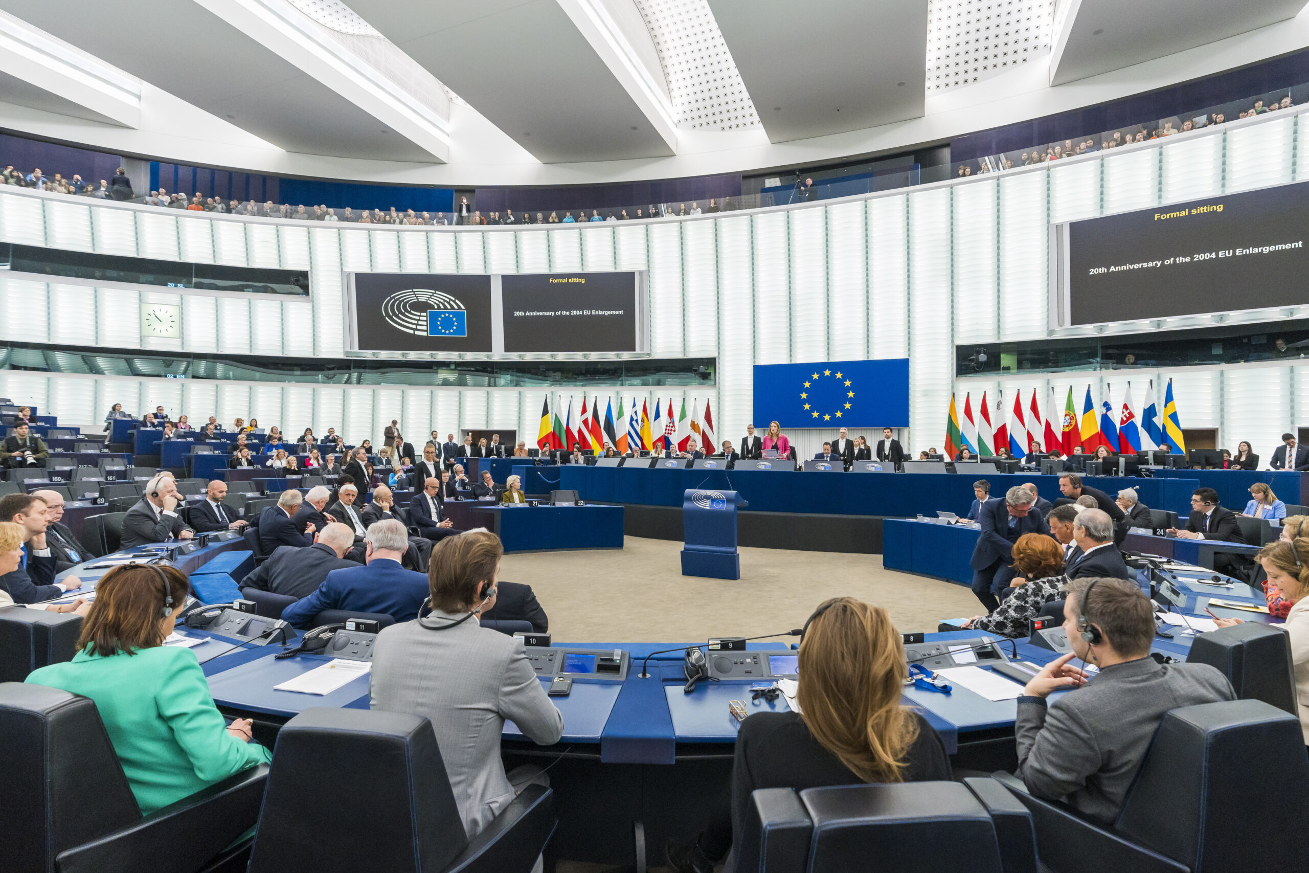 Přečtete si více ze článku Poslední volební období Evropského parlamentu bylo rekordní, poslanci schválili na 450 norem