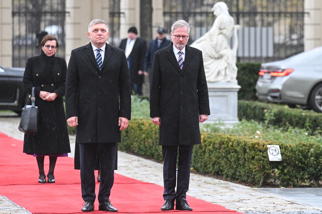 Přečtete si více ze článku Čeští politici odsuzují atentát na Fica, podle Fialy násilí nelze tolerovat