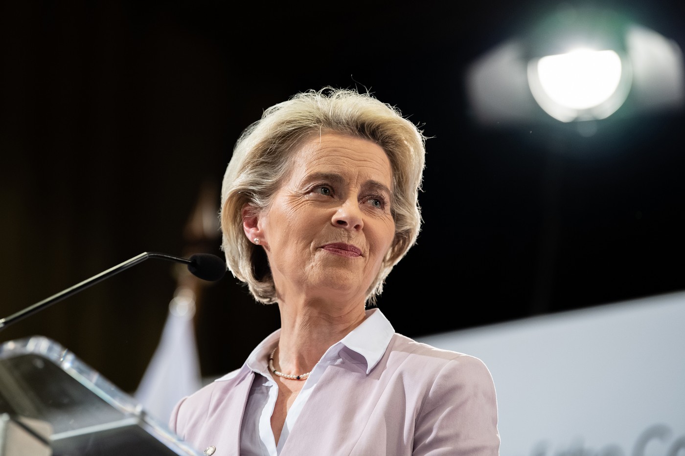 Přečtete si více ze článku Von der Leyen: Pro větší konkurenceschopnost EU jsou nutné inovace i dekarbonizace