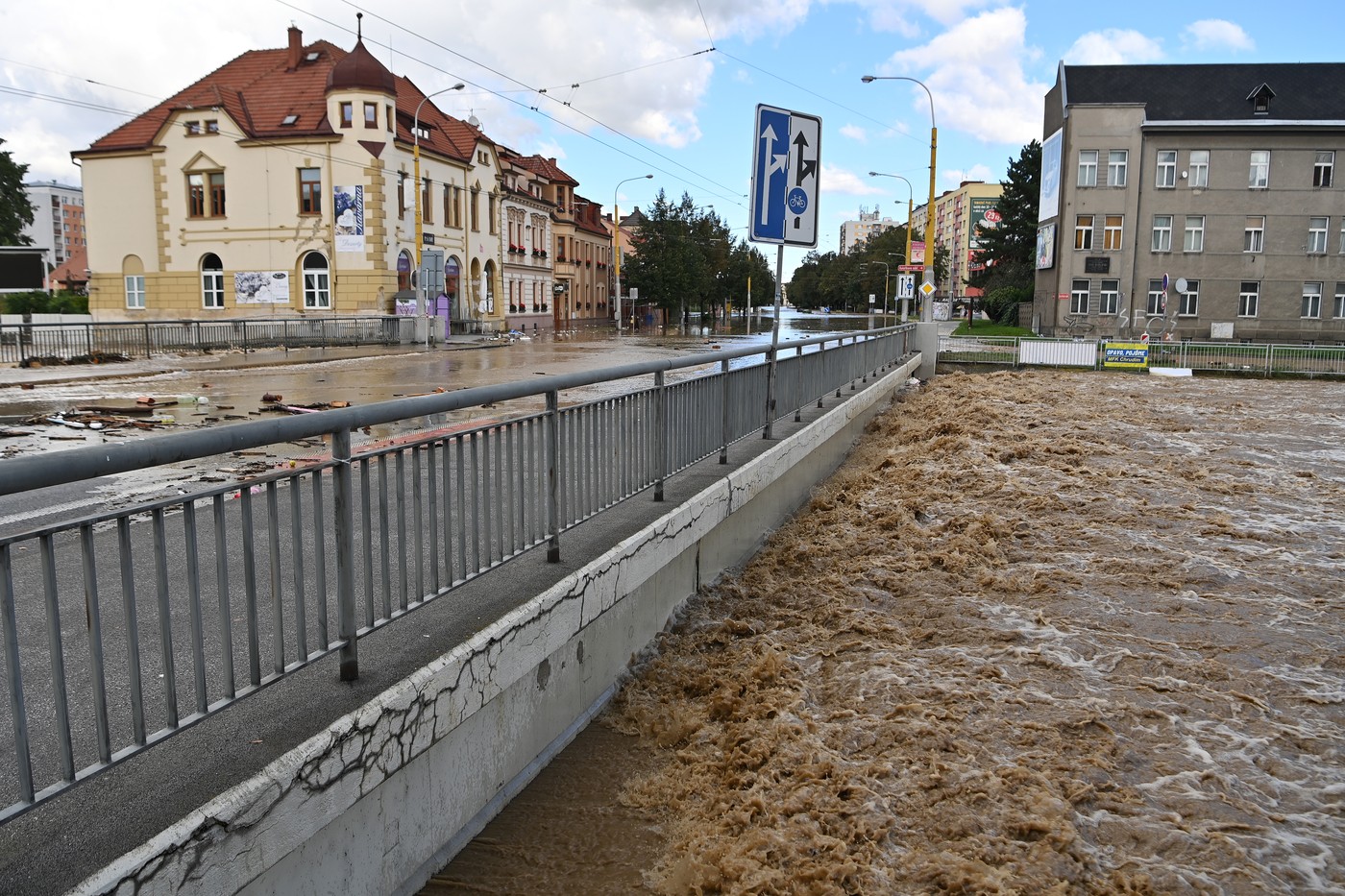 Přečtete si více ze článku Solidarita v EU funguje: Jak pomáhali studenti Erasmu+ po povodních v Moravskoslezském kraji?